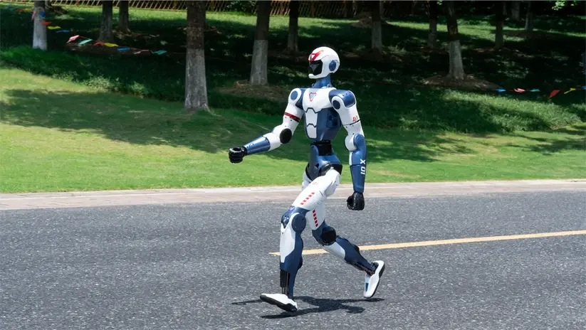 Unitree R1 Showcase Image